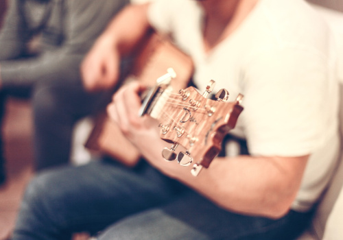 Un guitariste