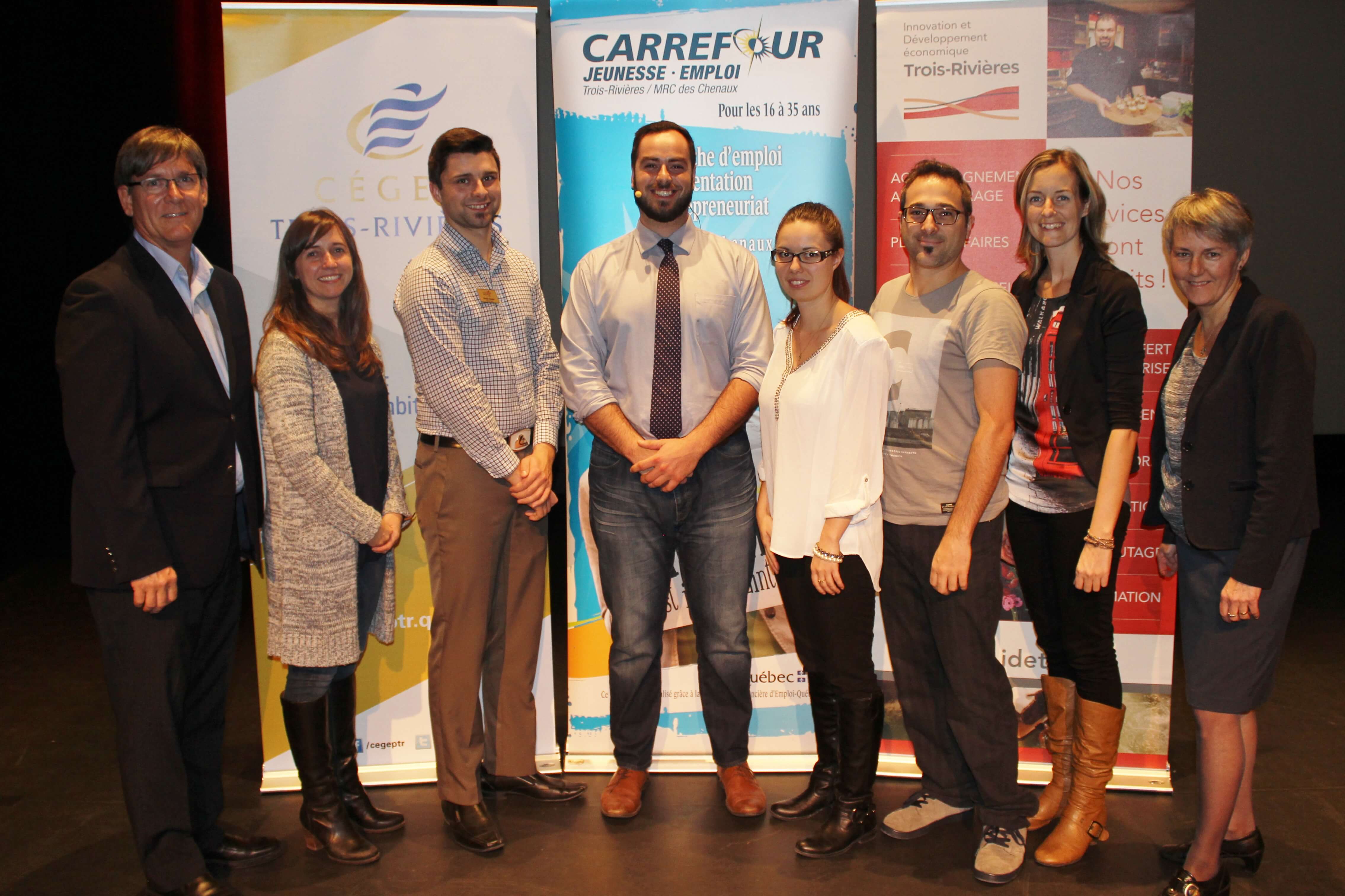 De gauche à droite : André Lamoureux, Cégep de Trois-Rivières, Marie-Ève Bellemare, Cégep de Trois-Rivières, David Cloutier Pellerin, Vision C3R, Rémi Richard co-fondateur de Chronometriq et conférencier, Geneviève Girard, Carrefour jeunesse-emploi Trois-Rivières/MRC des Chenaux, Grégoire Brière, Carrefour jeunesse-emploi Trois-Rivières/MRC des Chenaux, Geneviève Lessard, Carrefour jeunesse-emploi Trois-Rivières/MRC des Chenaux et Lise Bourdages, Innovation et Développement économique Trois-Rivières.