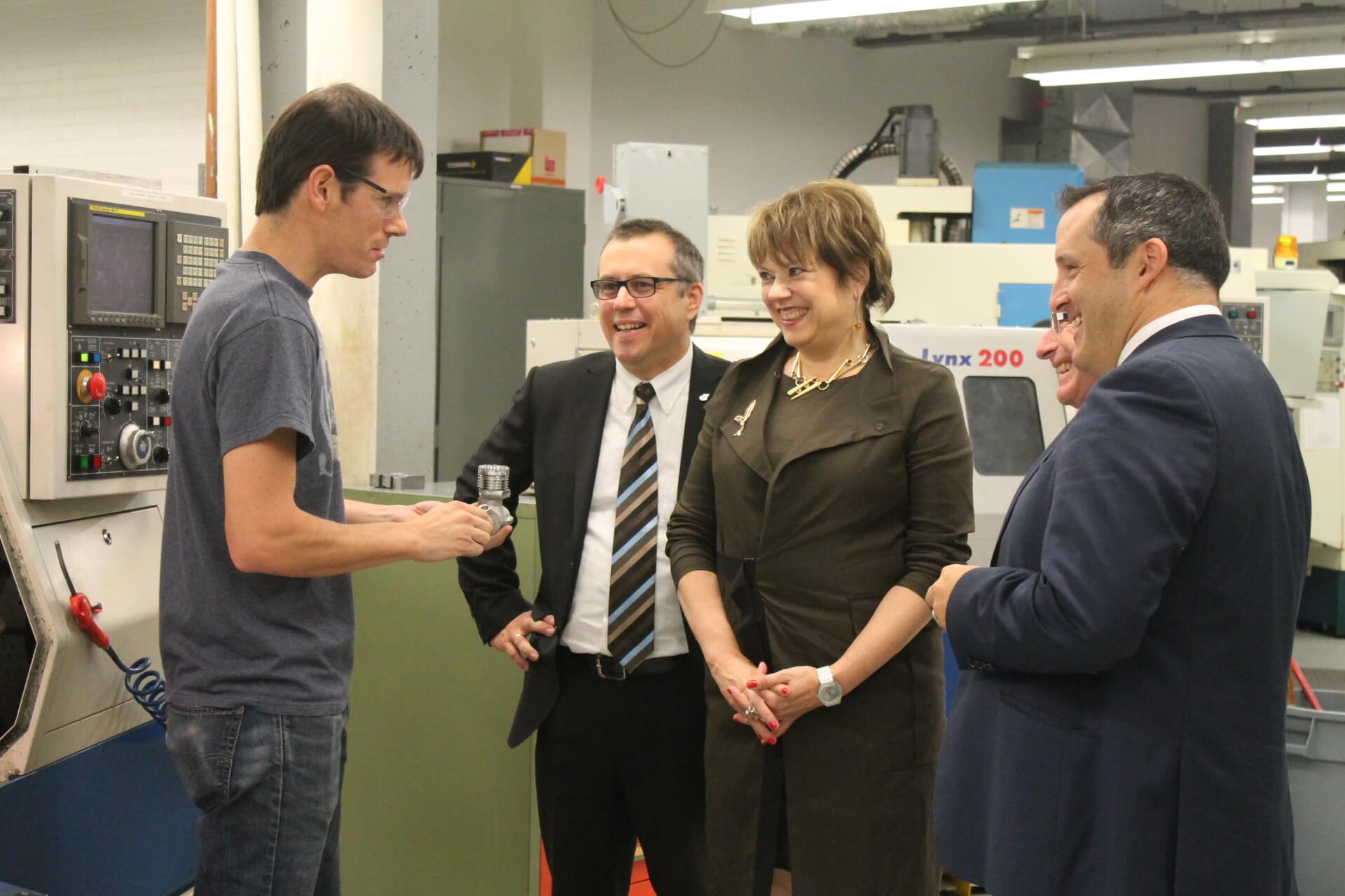 Visite Helene David dans un atelier du cégep de TR