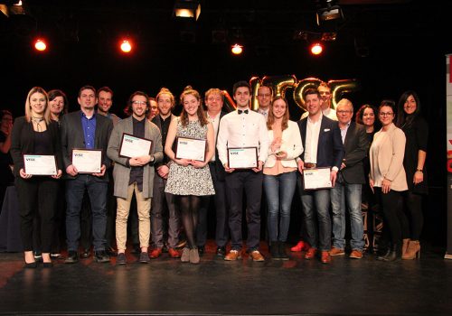 Les gagnants et le jury de l'édition 2017 du concours Vise dans le mille.