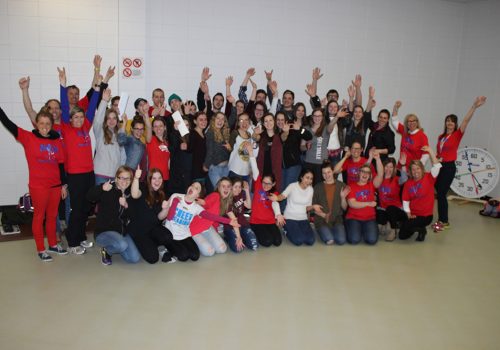 Les participants de l'édition 2017 du Grand défi Pierre Lavoie, entourés des encadreurs.